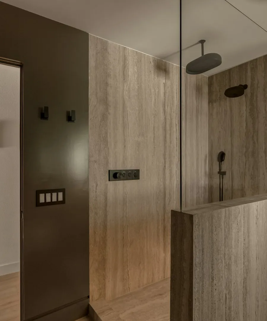 Walnut & Stone Apartment – photo 5